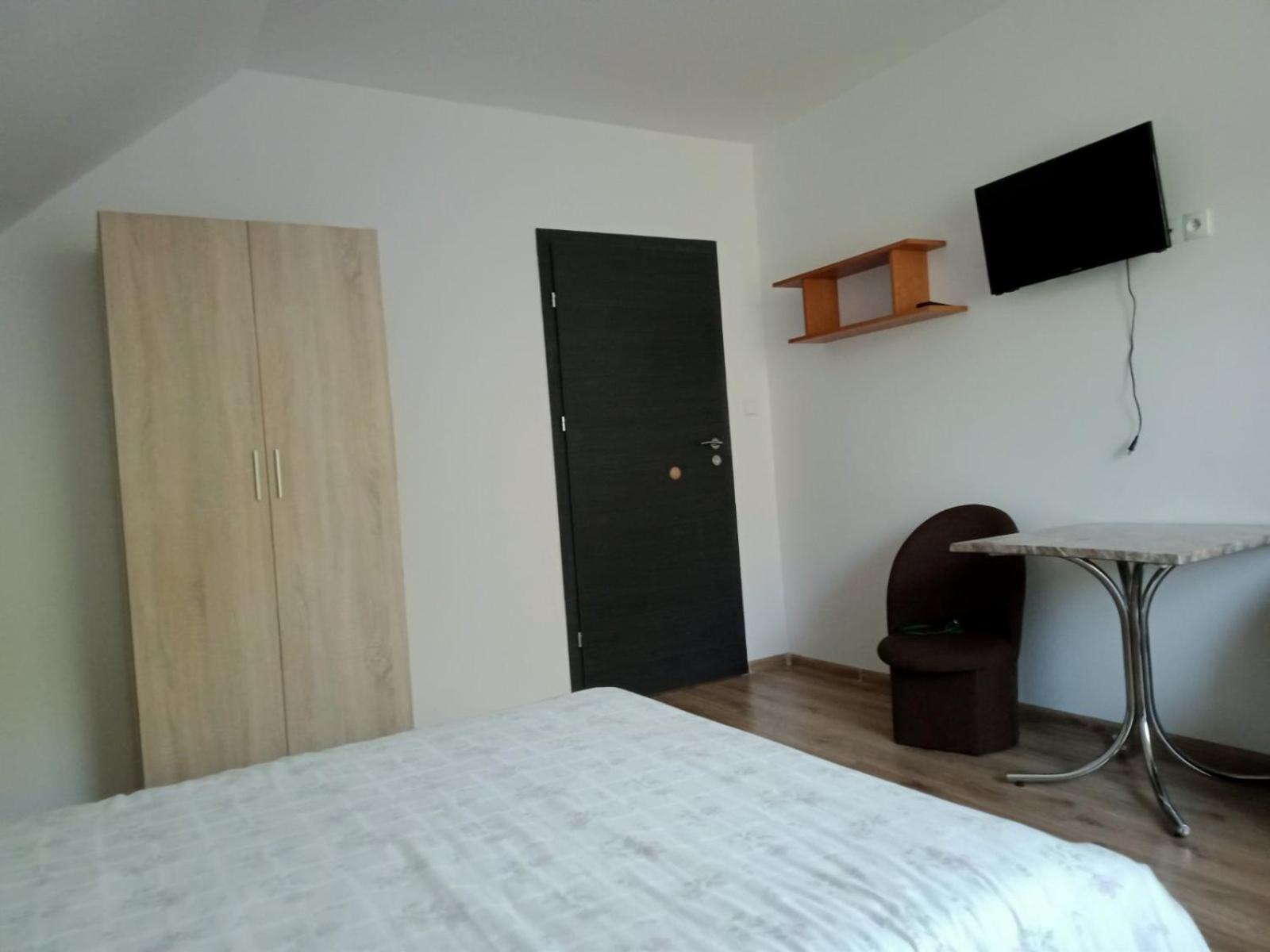 Apartamento Pokoje U Nadii Karwienskie Bloto Drugie Habitación foto